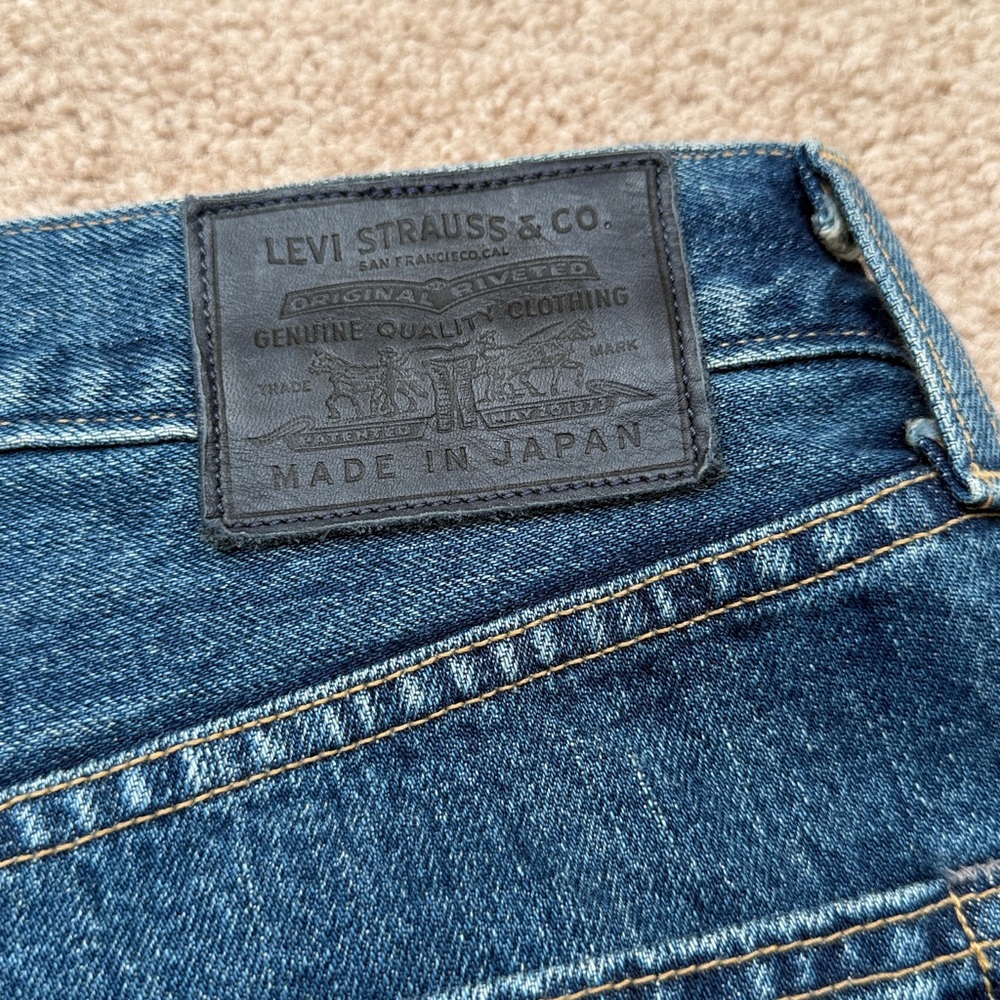 Levi's Medium Blue High-Rise Cropped Straight Jeans - Picture 8 of 13